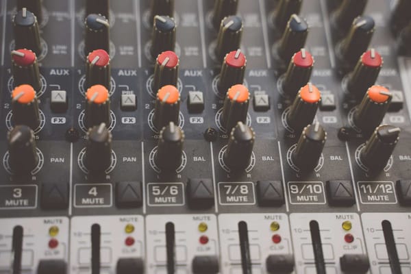How To: Veranstaltungen mit dem Samson XP308i Portable PA System
